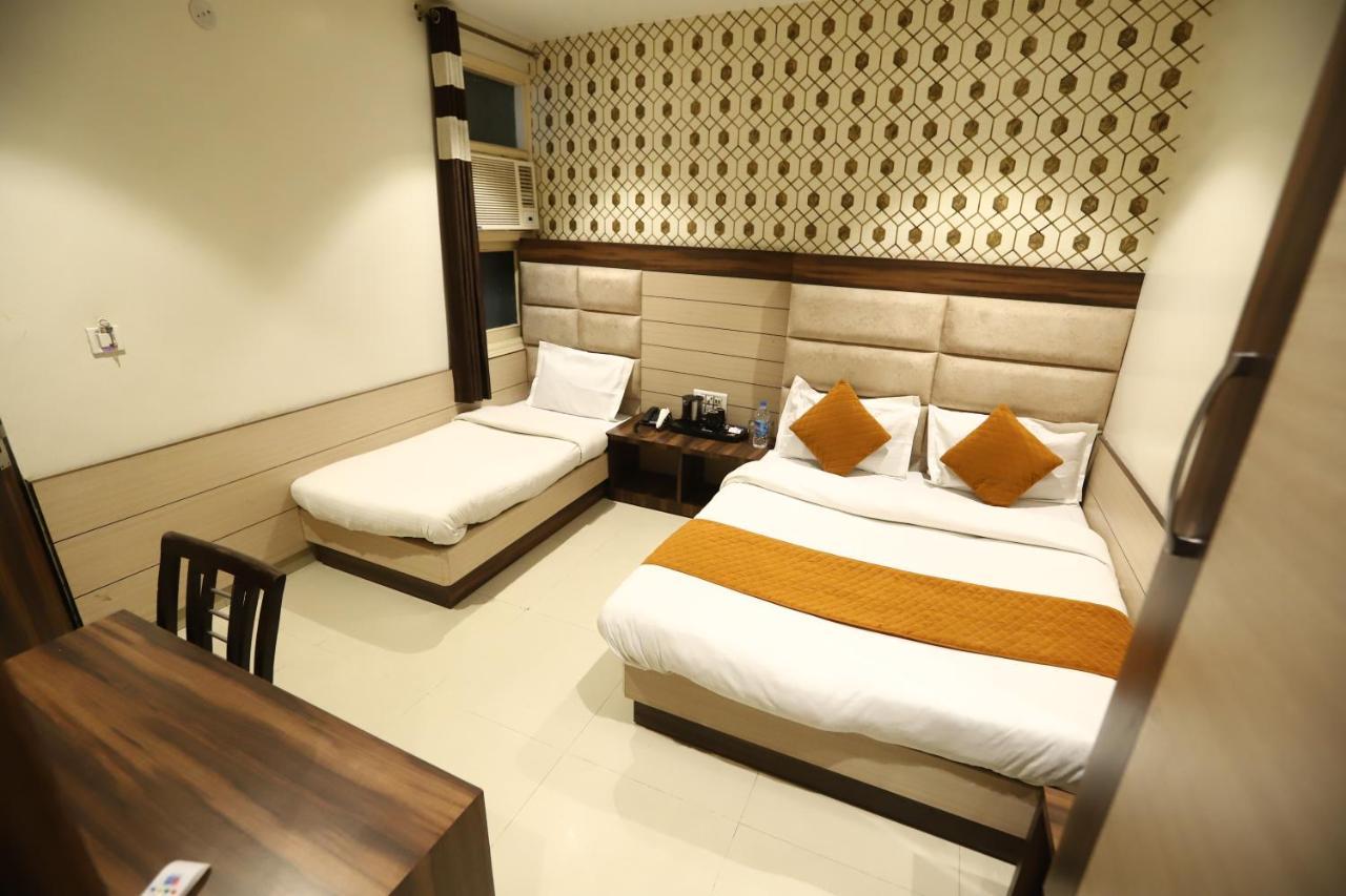 Hotel Malhotra Inn 50 Meter From Golden Temple Amritsar Bagian luar foto