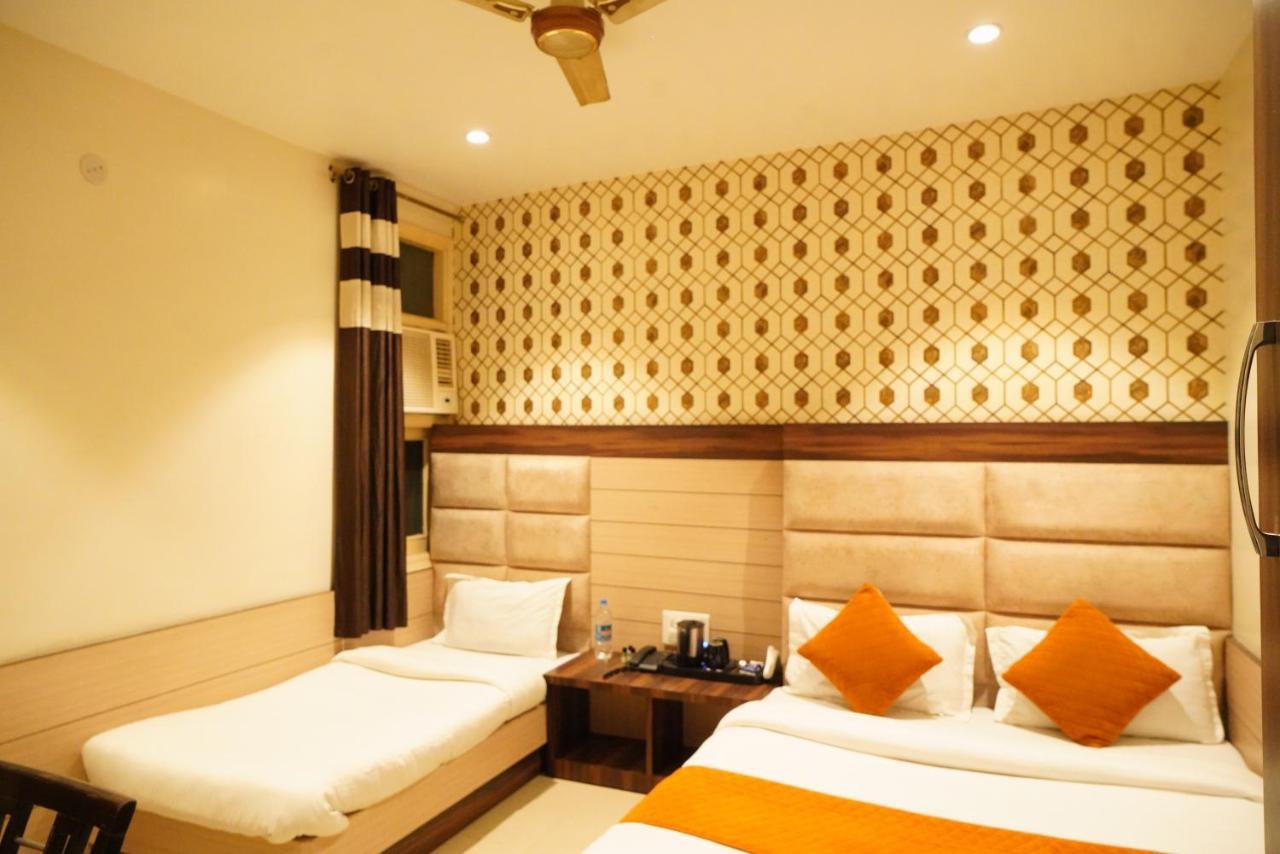 Hotel Malhotra Inn 50 Meter From Golden Temple Amritsar Bagian luar foto