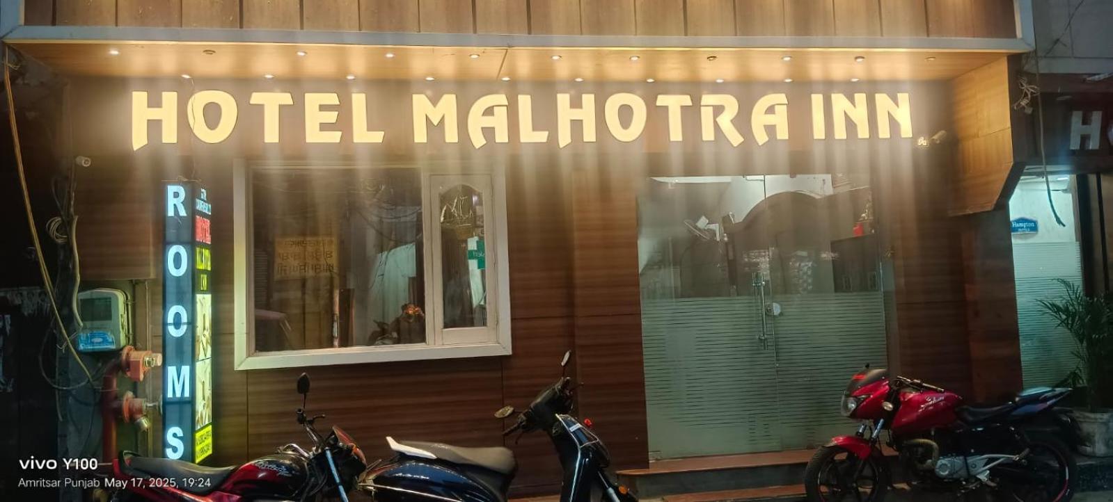 Hotel Malhotra Inn 50 Meter From Golden Temple Amritsar Bagian luar foto