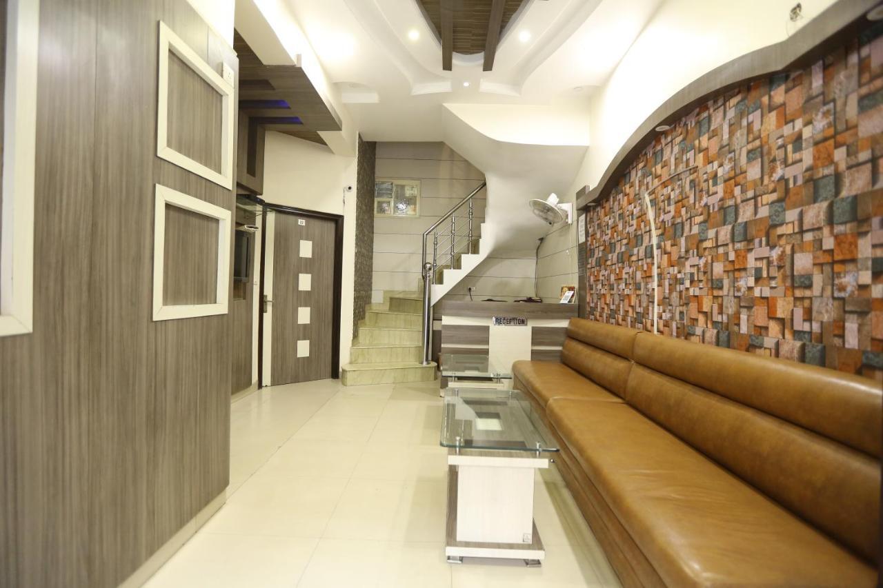 Hotel Malhotra Inn 50 Meter From Golden Temple Amritsar Bagian luar foto