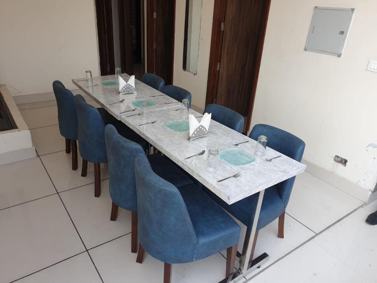 Hotel Malhotra Inn 50 Meter From Golden Temple Amritsar Bagian luar foto