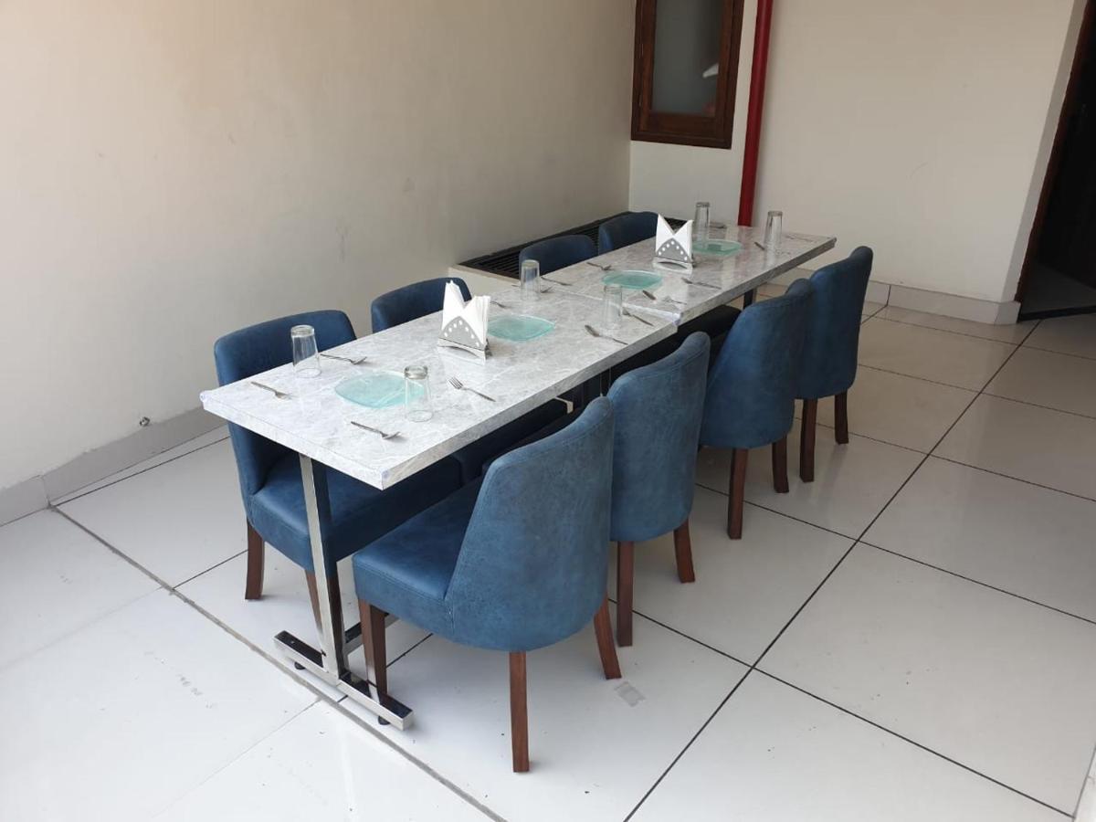 Hotel Malhotra Inn 50 Meter From Golden Temple Amritsar Bagian luar foto